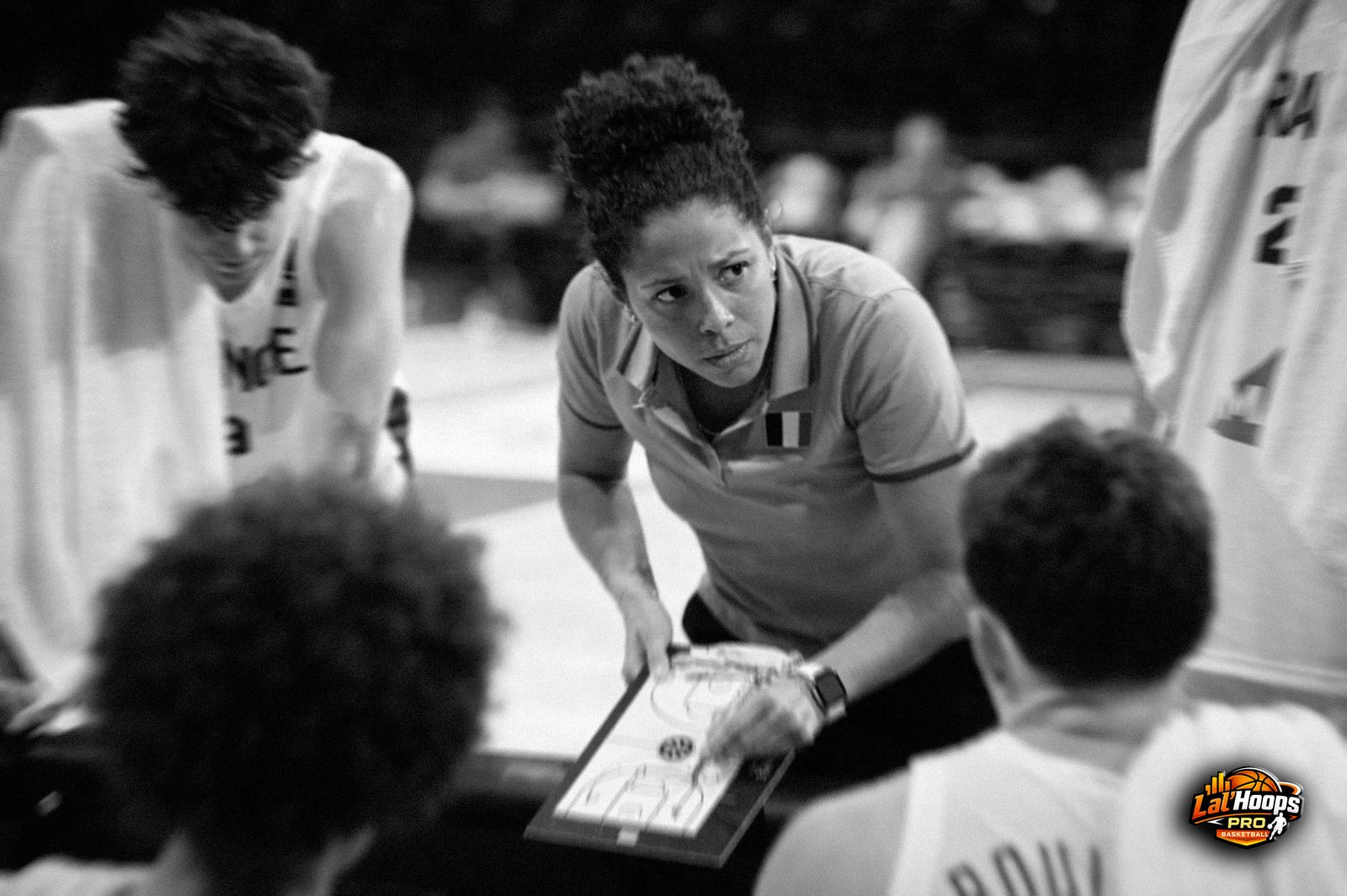 Tablette tactique basket avec schémas de jeu